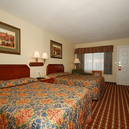 Millville Motorsports Inn And Suites الغرفة الصورة