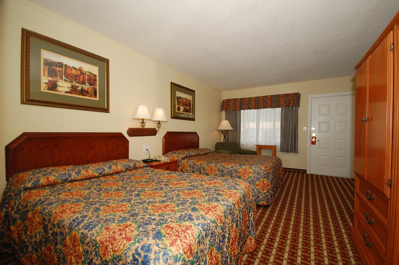 Millville Motorsports Inn And Suites الغرفة الصورة