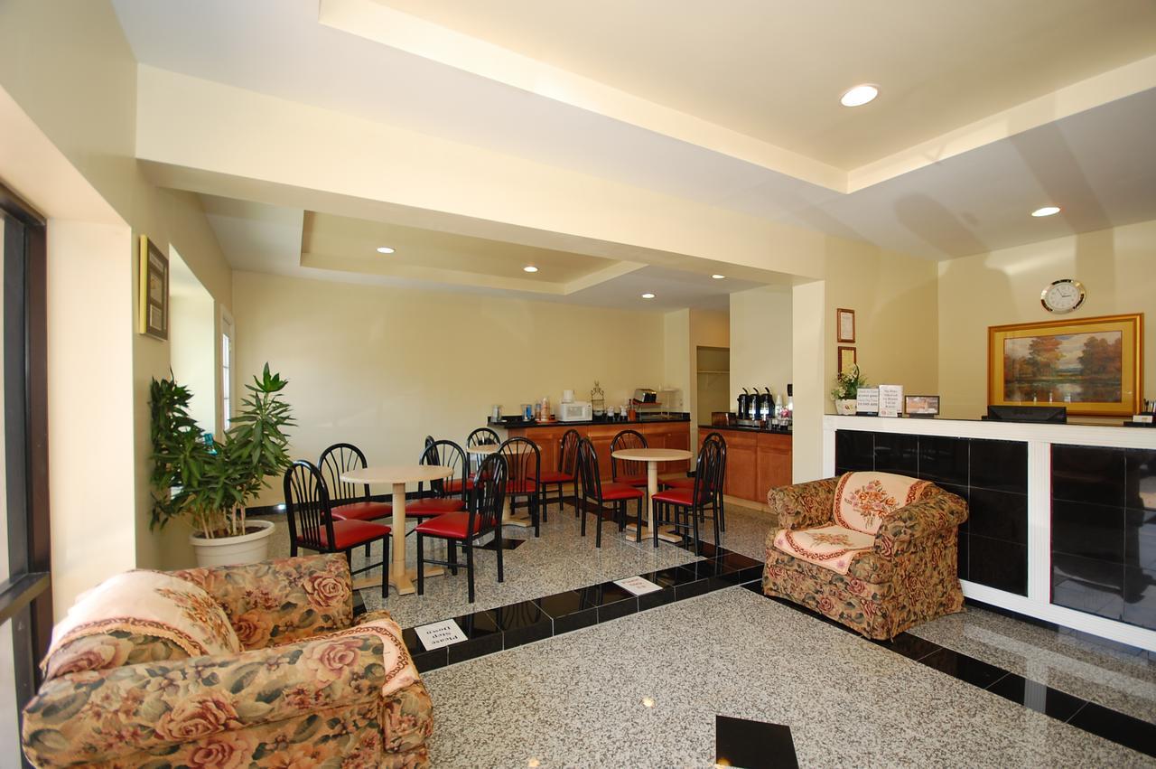 Millville Motorsports Inn And Suites المظهر الداخلي الصورة