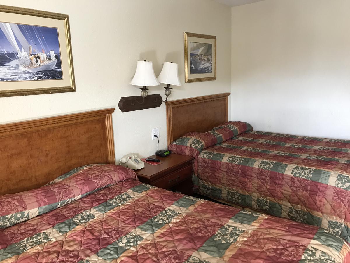 Millville Motorsports Inn And Suites الغرفة الصورة